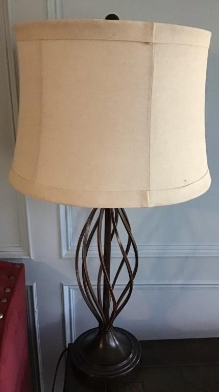 METAL TABLE LAMP