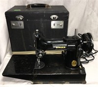 Singer Feather Light Sewing Machine In Case