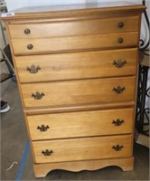 MAPLE CHEST OF DRAWERS