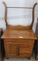 OAK WASH STAND WITH TOWEL BACK