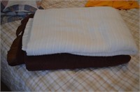Lot of 2 Blankets