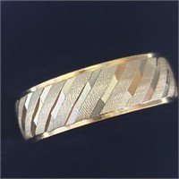 $1800  10K Yellow And White Gold 5.85G  Ring