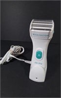 Remington Wet/Dry Shaver Powers On