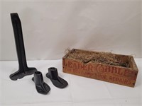 Leader Cobbler wooden box; shoe stay and lasts
