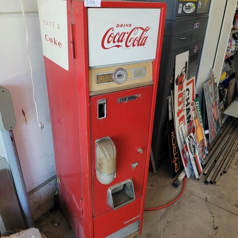 C-55D COCA-COLA MACHINE- cavalier (cans)