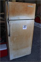 Hotpoint Shop Refrigerator / Freezer (Works)