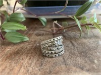 Beautiful Clear Crystals 925 Silver Ring Size 6