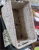 WICKER  BASKET