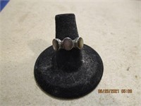 Silver ? Unmarked Triple Moonstone Ring (2.98g)