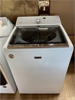 Maytag Bravos XL Washing Machine w/hoses