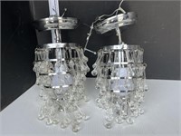 2 light fixtures