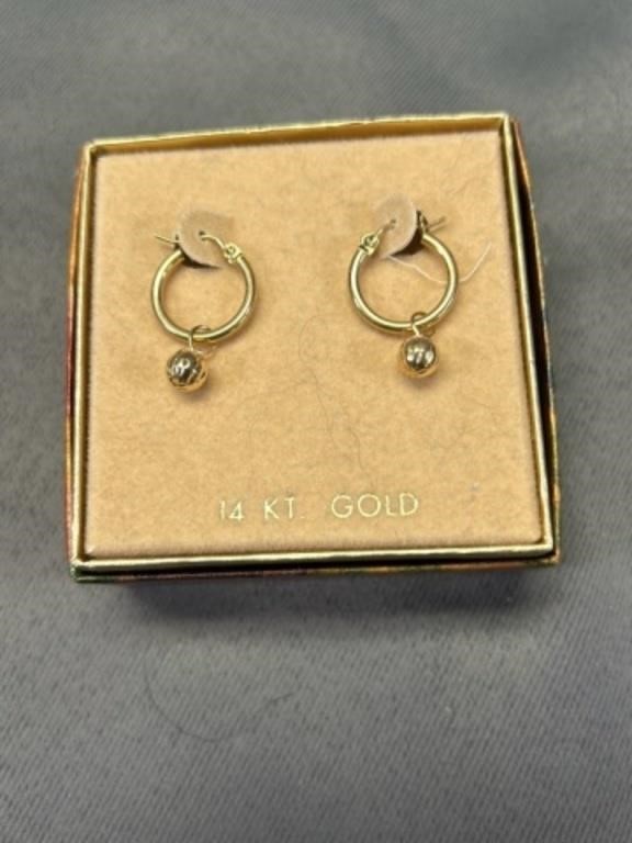 Gold ear rings