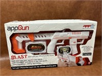 NIP App Gun iPhone Ultimate Shooting Game