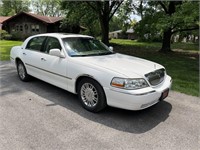 2006 Lincoln Town Car Signature Limited