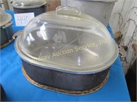 Guardian Service 12" roaster (lid w/ some chips)