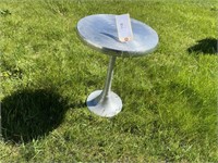 ALUMINUM STOOL PLANT STAND