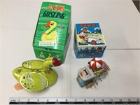 2 tin toys China