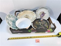 Vtg Collector's Plates & Bowls