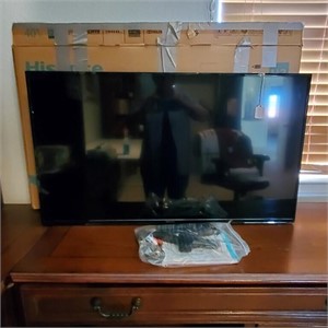 Hisense 40" Tv With Remote And Box