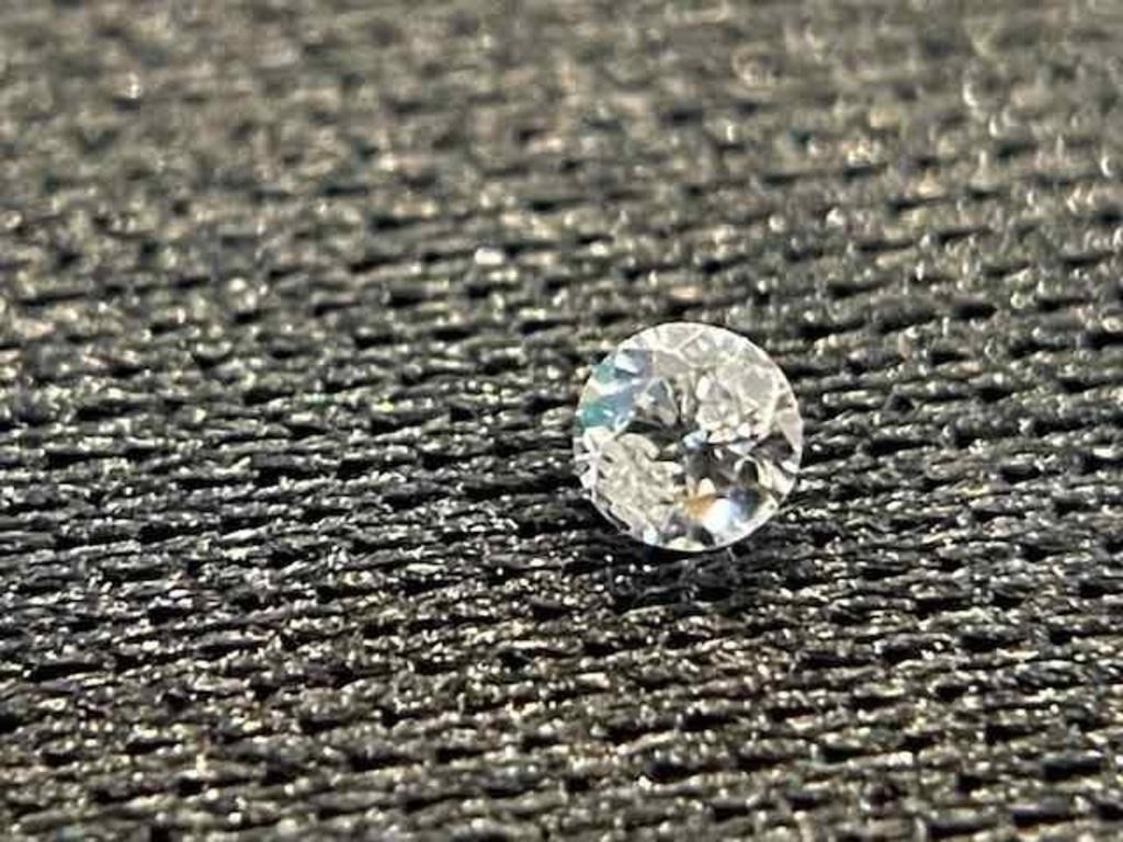 .0125 ct Diamond 1.4 mm Melee