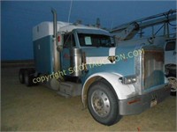 2000 Peterbilt 379 sleeper semi tractor truck