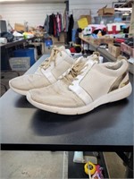 Michael Kors tennis shoes size 8