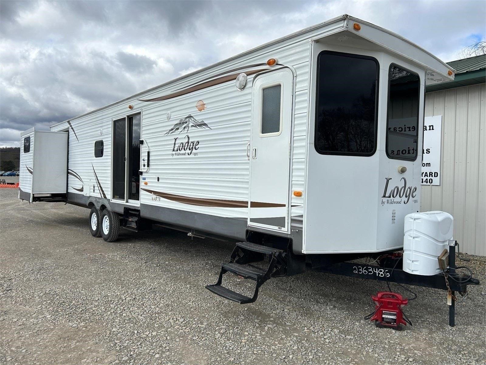 2011 Forest River Wildwood Lodge Camper- Titled