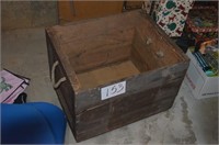 OLD KINDLING WOODEN BOX, ON WHEELS, 25X20X18
