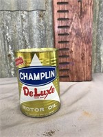Champlin oil can - 1 quart full