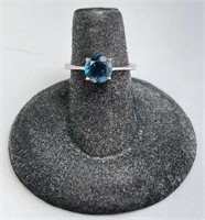 Sterling London Blue Topaz Ring 2 Grams Size 6