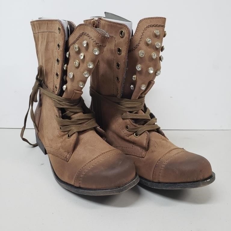 New boots size 6.5 brown crystals