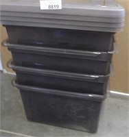 4 Plastic Storage Containers With Lids