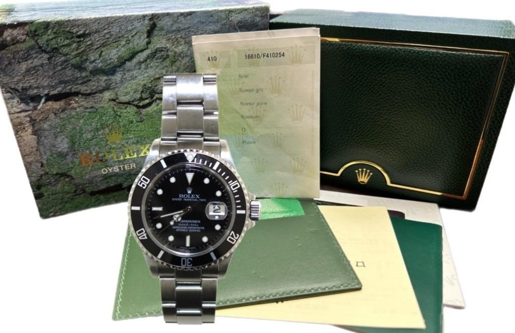 Rolex Oyster Perpetual Date Submariner 16610 Watch