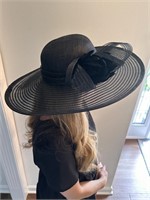 Giovannio New York Elegant Black Rimmed Hat