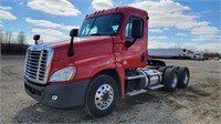 2018 Freightliner Cascadia 113 Daycab Semi Truck