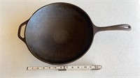 Lodge cast iron wok/stir fry skillet