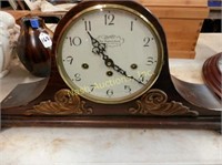 New England mantel clock-USA -has key