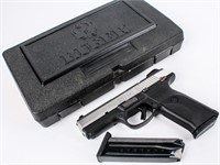 Gun Ruger SR9 Pistol in 9mm