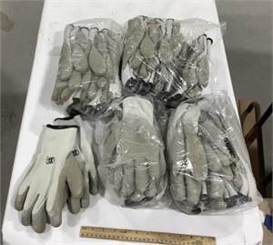 Lot of XL gloves