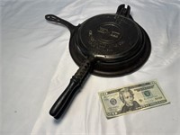 Griswold Cast Iron Waffle Iron Amerian No. 8