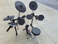 Beringer HDS240 Electric Drums + Symbols & Throne