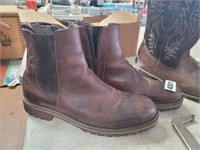 BROWN BOOTS SIZE 11
