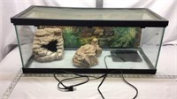 F11) VERY WELL KEPT REPTILE TANK WITH EXTRAS