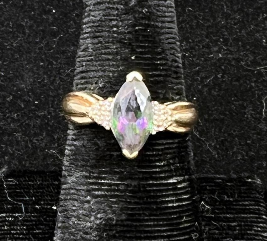 10K Gold Ring w Large Gemstone Sz 7