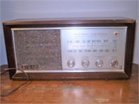 Radio antique Panasonic AM-FM fonctionnel