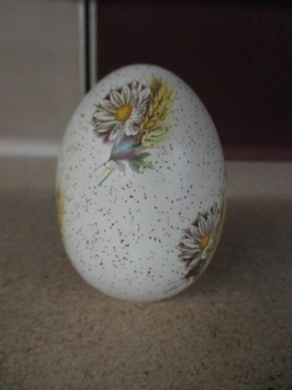 Vintage Handpainted Ceramic Egg 4"