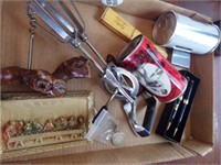 FLAT OF ASSORTED KITCHEN ITEMS, BURL, PEN, MORE
