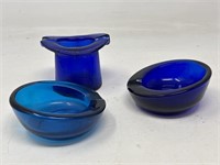 -2 MCM Viking art glass ashtrays, one cobalt