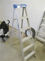 6ft Lite Folding Step Ladder