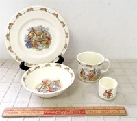 COLLECTIBLE BUNNYKINS CHILDS DINNER SET